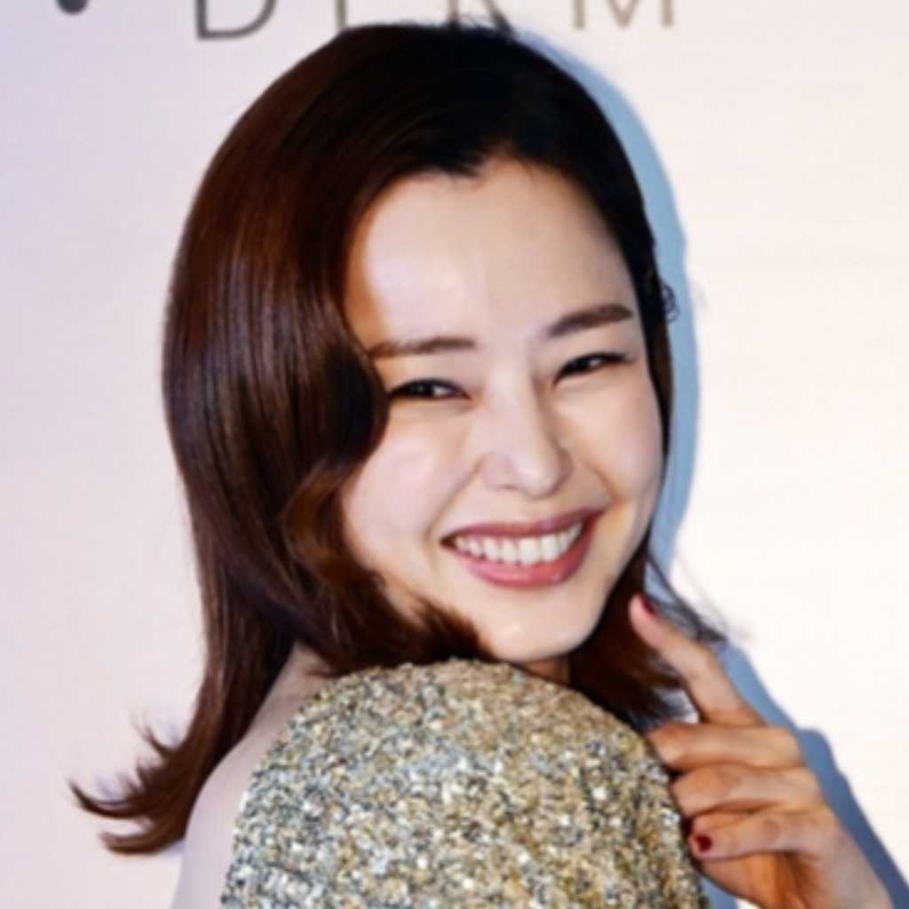 【PHOTO】イ・ハニ&イ・ヒョニ、コスメブランド「AHC」のイベントに出席