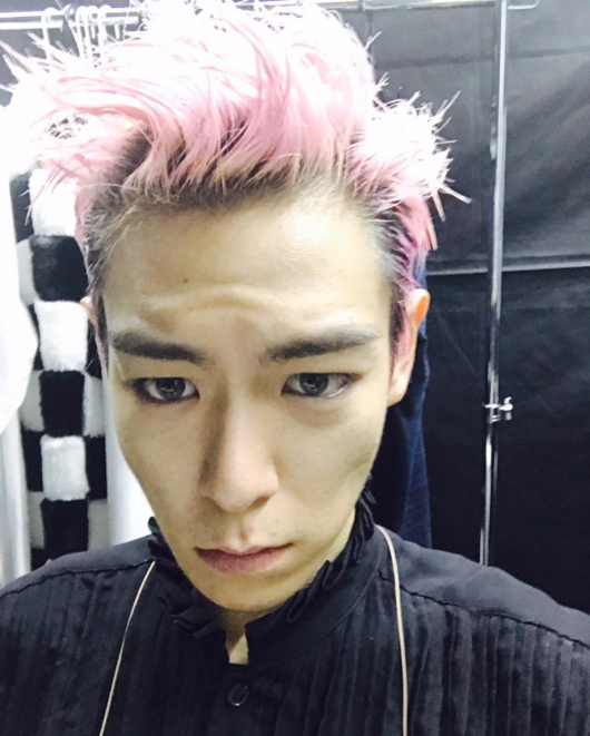 Bigbangのt O P 大胆なピンクのヘアカラーに視線集中 なぜピンク色に変えたの Kstyle