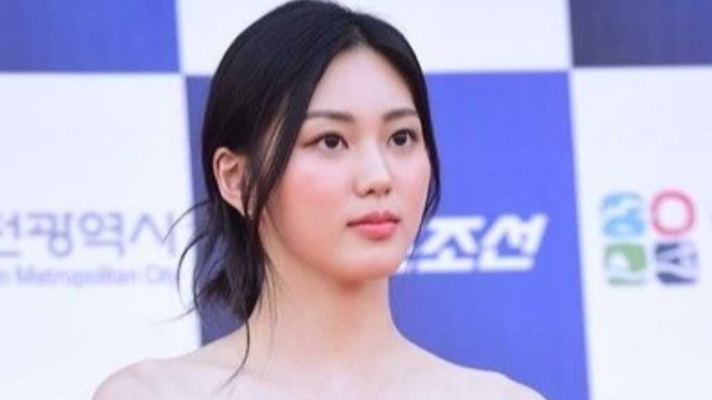 元CLC クォン・ウンビン、CUBEとの専属契約が終了…芸能界引退の報道に注目