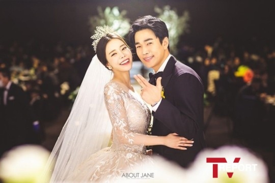 お笑い芸人チャン ギヨン 結婚式の写真を公開 キム ジュンヒョン キム ウォンヒョら同僚が出席 Kstyle