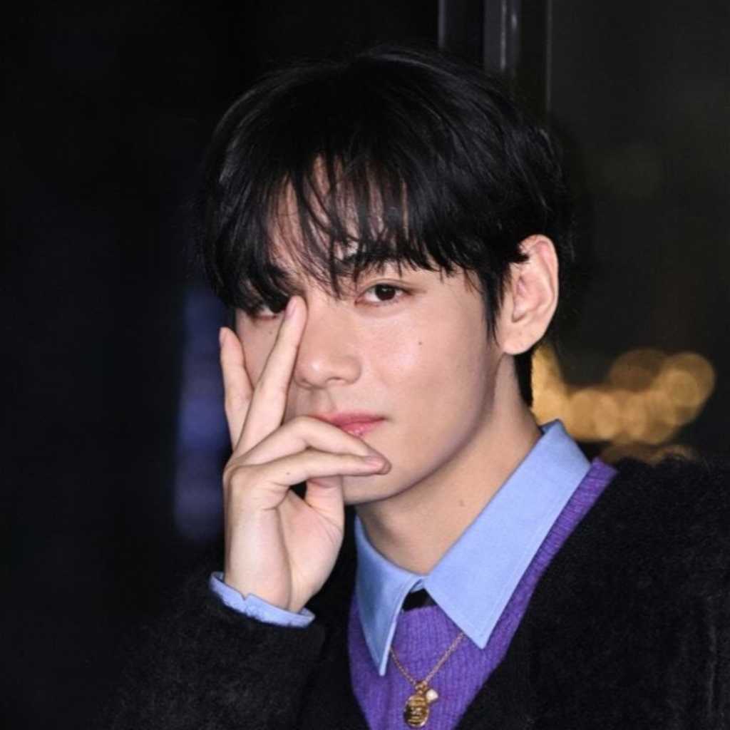 BTSのV、下着のような部屋着まで！？飾らない日常ショットをファンに共有