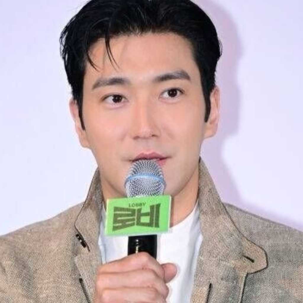 SUPER JUNIOR シウォン、銃撃で死去した米活動家チャーリー・カーク氏を追悼