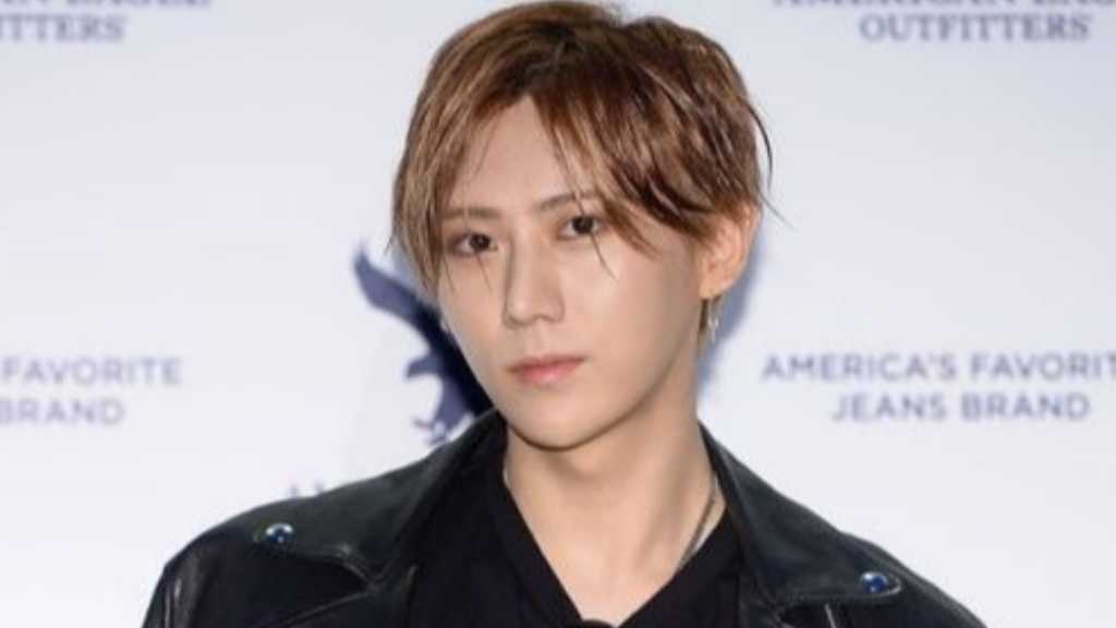 チャン・ヒョンスン、韓国で9年ぶりのテレビ出演！「覆面歌王」登場に観客も驚き