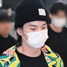 【PHOTO】BTSのSUGA、ワールドツアー日本公演のため出国！ラフなファッションで登場（動画あり）