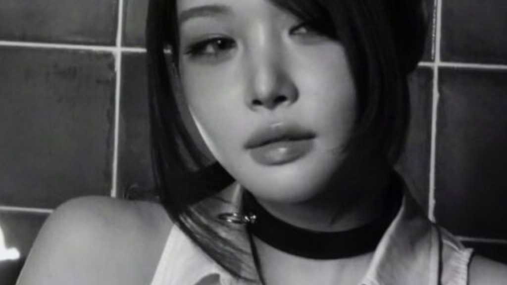 キム・チョンハ、人気アニメ「チェンソーマン」のキャラクターに変身!圧倒的ビジュアルが話題(動画あり)