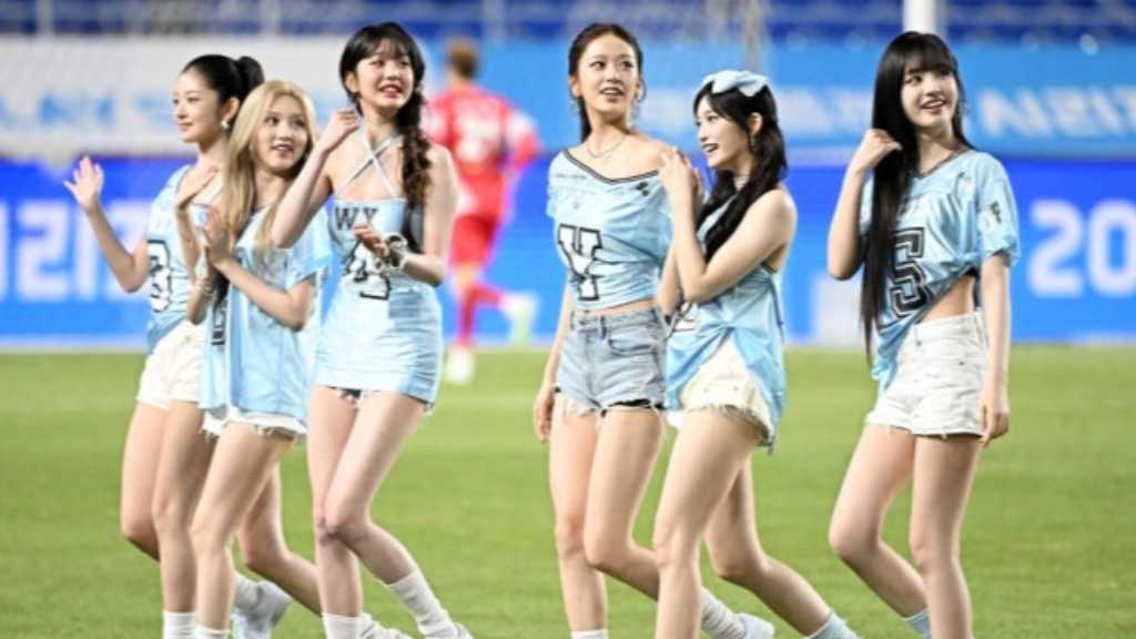 IVE、サッカーの試合会場で過度な露出？議論にメンバーも言及