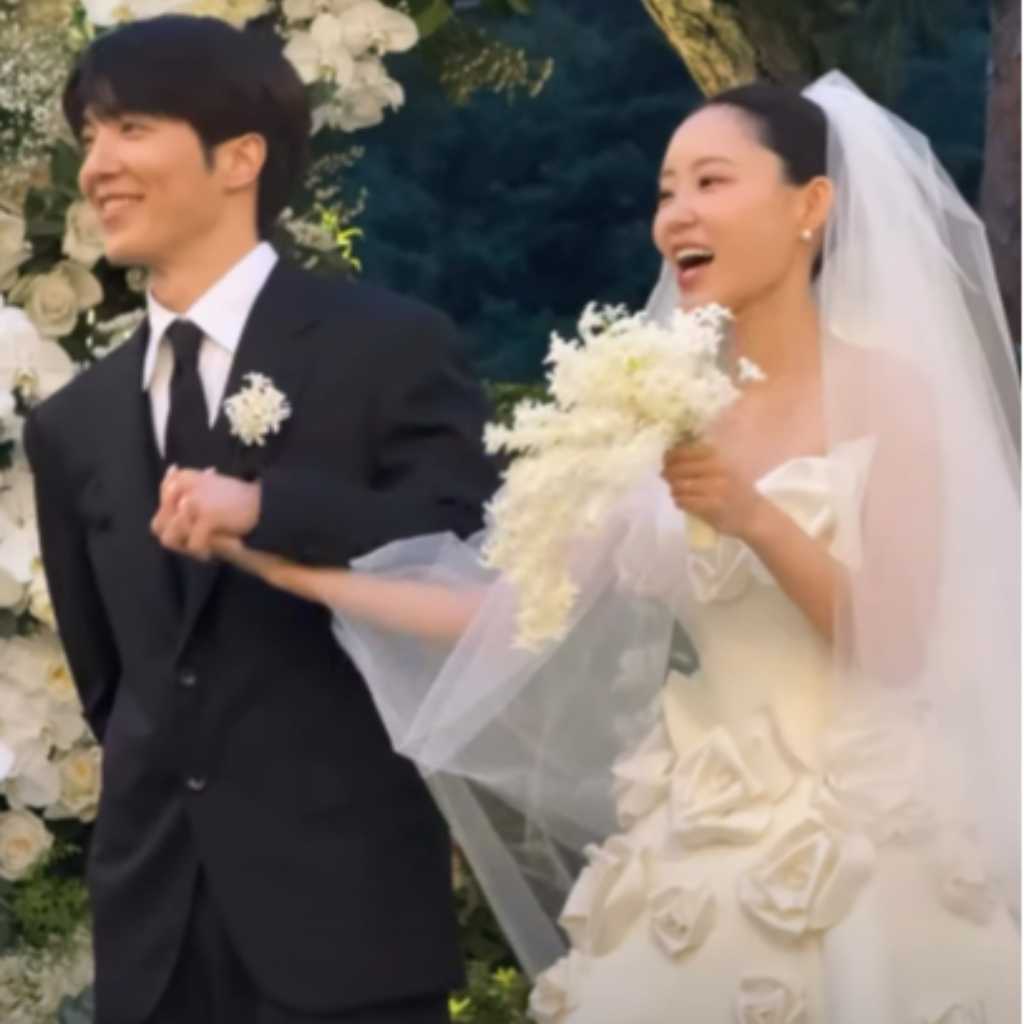 KARAメンバーやチョン・ヒョンムがお祝い！ホ・ソンヨン＆チョクジェの結婚式に豪華ゲスト集結