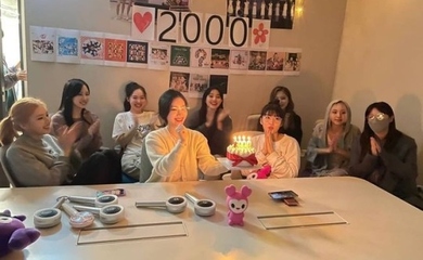 Twice デビュー00日を迎え記念ショットを続々公開 ファンからのお祝いに感謝 動画あり Kstyle