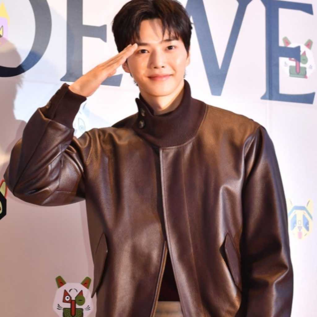 【PHOTO】ソン・ガン、除隊後初！ブランド「LOEWE」フォトイベントに出席（動画あり）