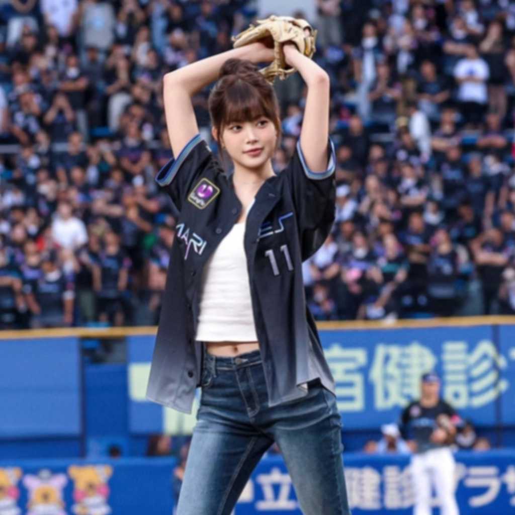 LE SSERAFIM ホン・ウンチェ“勝利の妖精”に!ZOZOマリンスタジアムで始球式