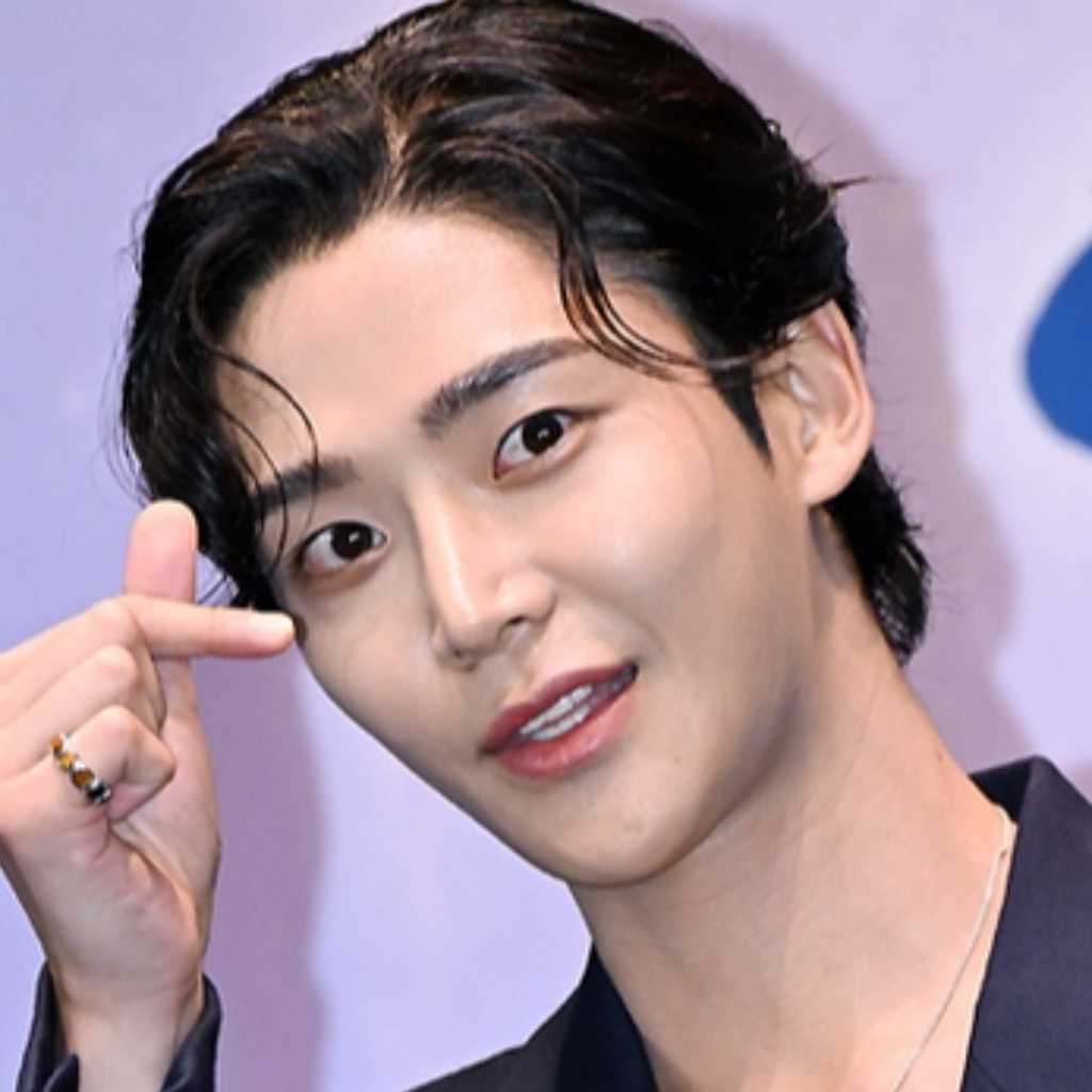 SF9 ロウン、入隊控えてイメチェン！爽やかな短髪に