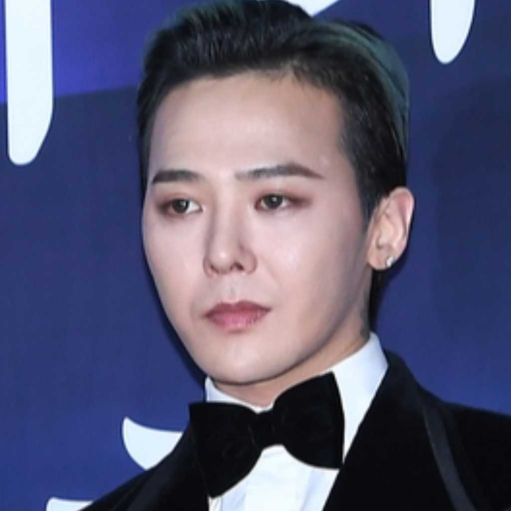 G-DRAGON、東方神起、イ・ビョンホンらがスーツ姿で登場！「2025大韓民国大衆文化芸術賞」レッドカーペットに注目