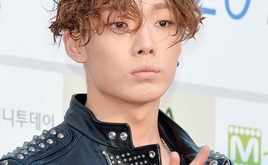 “先月入隊”iKONのBOBBY、直筆手紙を公開…ファンへの罪悪感も「もっと感謝すべきだった」