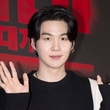 BTSのSUGA、ニュース番組が誤報を謝罪「防犯カメラ映像は別の人物だった」