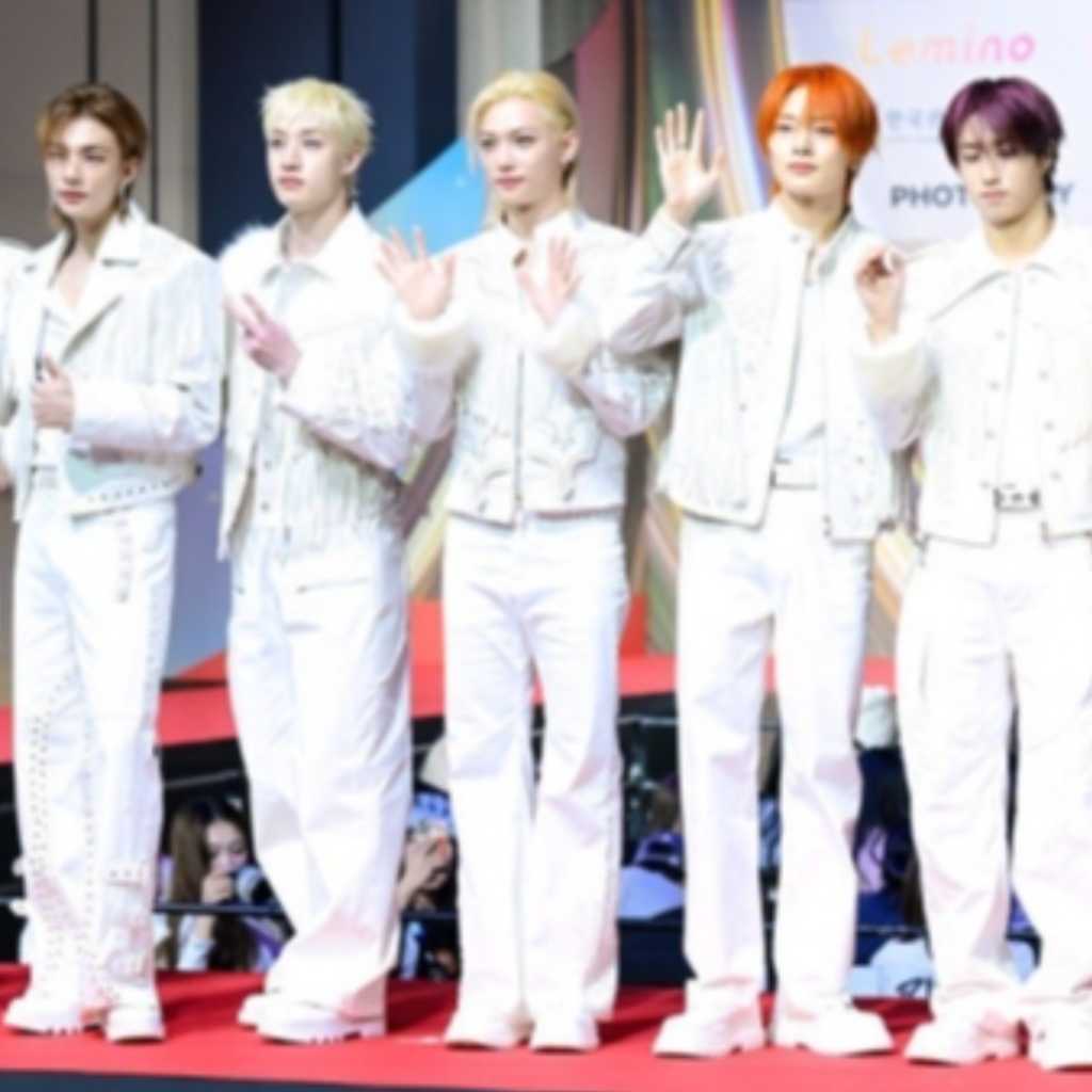 Stray Kids、デビュー8周年を記念！3月25日にデジタルシングル「星、光（STAY）」を発売