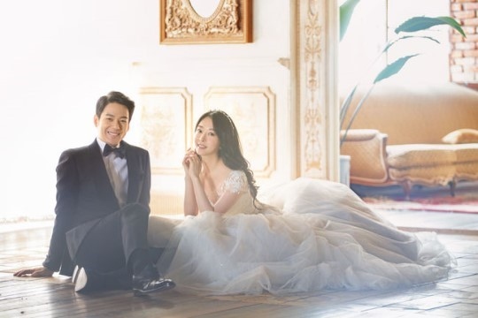 俳優夫婦誕生 カン テソン チョン アラ 本日 6 15 挙式 1年6ヶ月の交際の末結婚 Kstyle