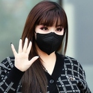 【PHOTO】元2NE1のBOM＆3YE、ラジオ出演のため放送局へ…キュートなお花ポーズ（動画あり）