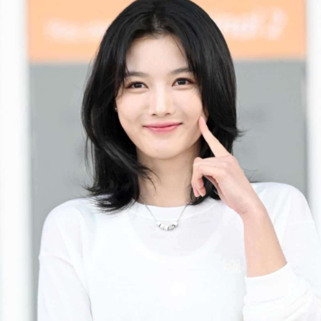 【PHOTO】キム・ユジョン、ファッションショーのためフランスへ出国(動画あり)