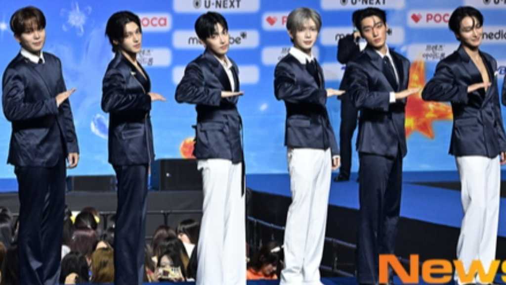 【PHOTO】ATEEZ「2026 SBS歌謡大典 Summer」ブルーカーペットに登場