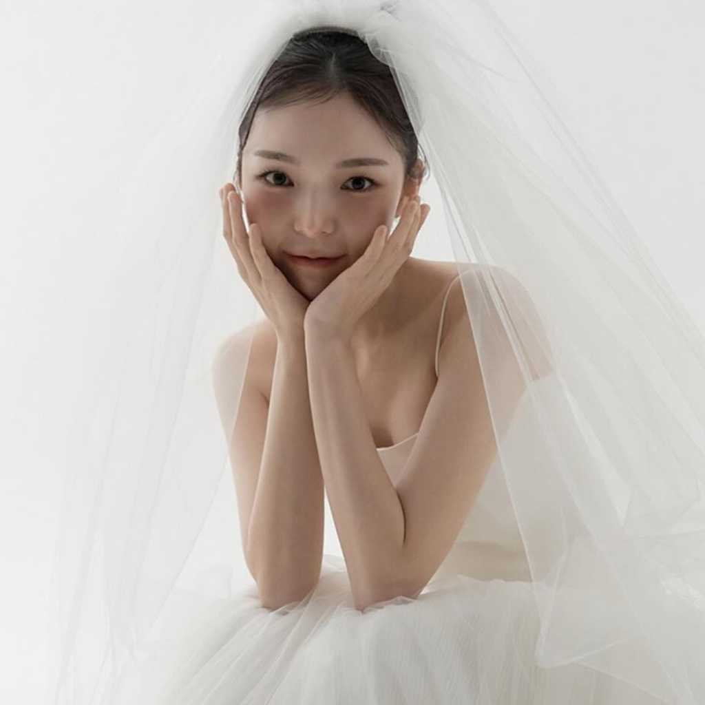 “結婚発表”パク・ジンジュ、挙式を控えウエディング写真が公開！純白のドレスと笑顔に視線釘付け