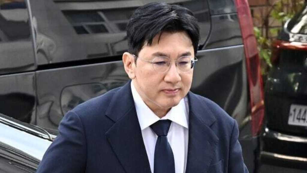 HYBE バン・シヒョク議長、出国禁止に…約190億円の不当利益の疑い