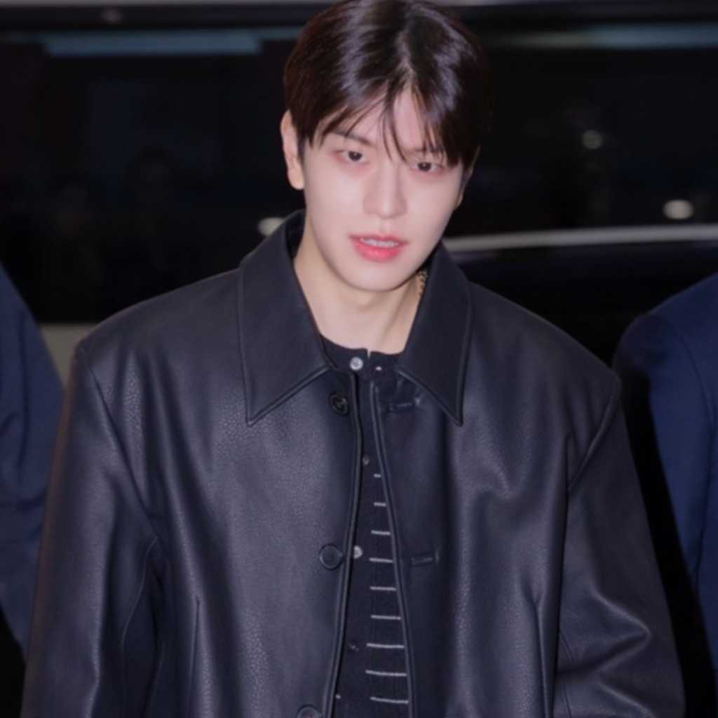 【PHOTO】Stray Kids スンミン、スケジュールのため日本へ！スタイリッシュな衣装で挨拶