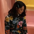 シン・ミナ、お人形さんのようなビジュアルに釘付け…グラビア撮影中の写真を公開