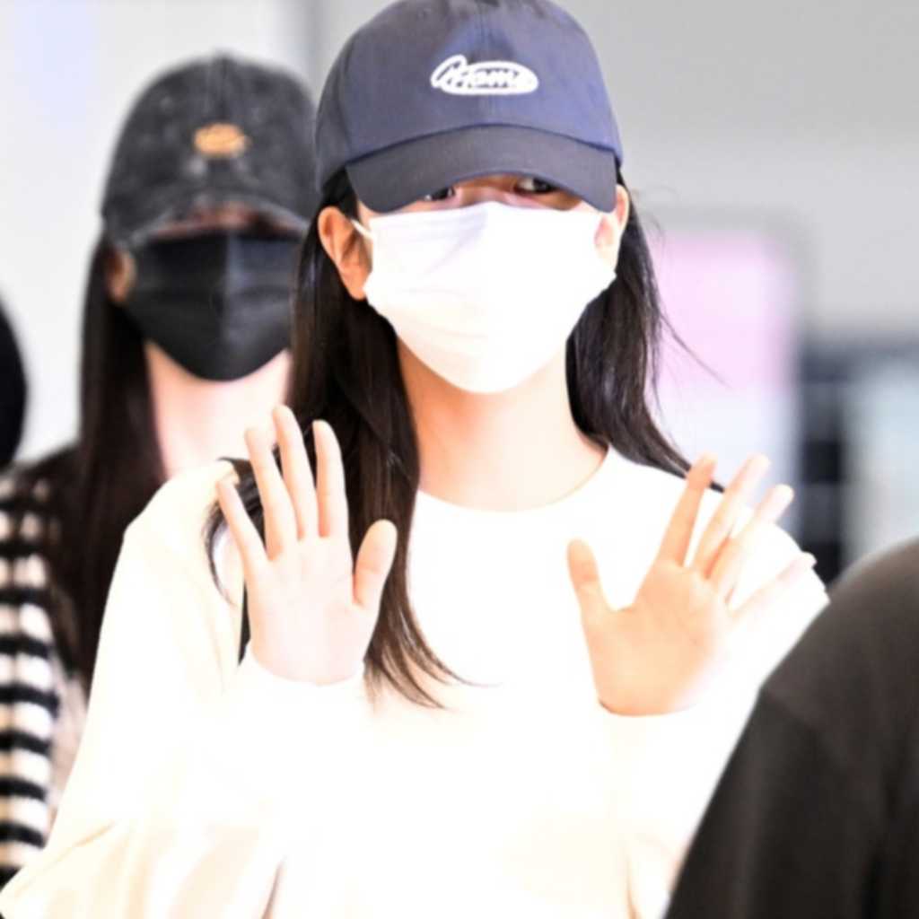 【PHOTO】IVE、スケジュールを終えて韓国に到着(動画あり)