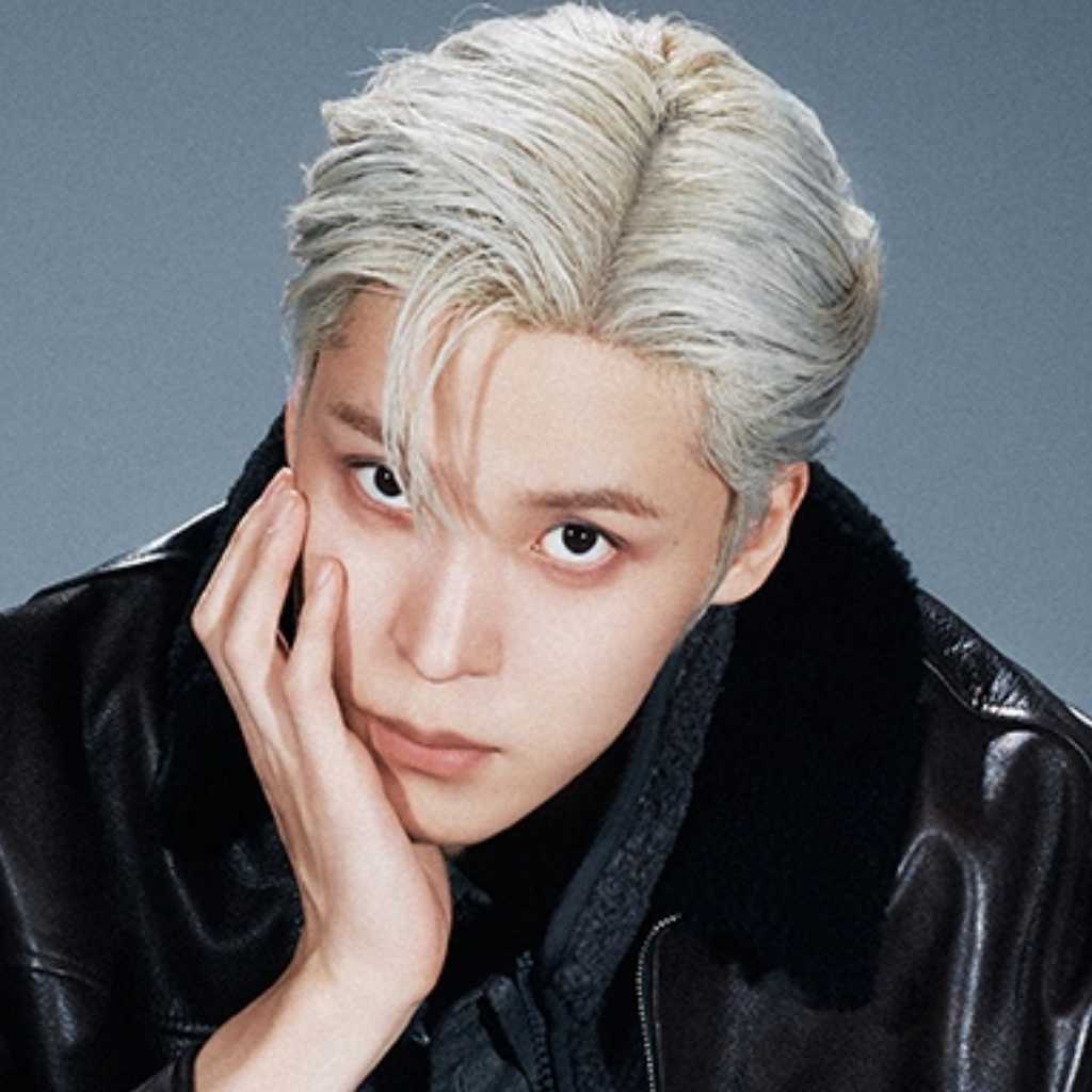 ATEEZのYUNHO、ブランド「Maison Kitsune」2026年秋冬コレクションを着こなし！新ビジュアル解禁
