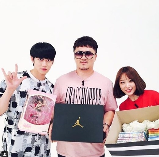 Super Junior ヒチョル Exid ハニ 週刊アイドル 最後の認証ショット 手に持っているのは Kstyle