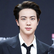BTS ジン、メンバー不在に怖さも…ソロ活動の心境を語る「意見通りにできて良かった」(動画あり)
