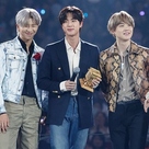 【PHOTO】BTS（防弾少年団）＆TWICE＆GOT7＆MONSTA Xら「2019 MAMA」授賞式に登場