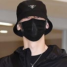 【PHOTO】NU'EST ミンヒョン、スケジュールを終えてプラハから帰国…魅力的な眼差し（動画あり）