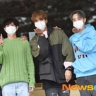【PHOTO】Highlight「ユ・ヒヨルのスケッチブック」の収録に参加…マスク姿でも抜群のオーラ(動画あり)