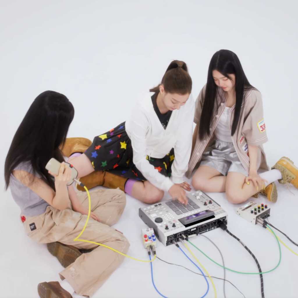 HYBEの新レーベルABD、第1号ガールズグループの予告コンテンツ公開！メンバーのビジュアルが話題