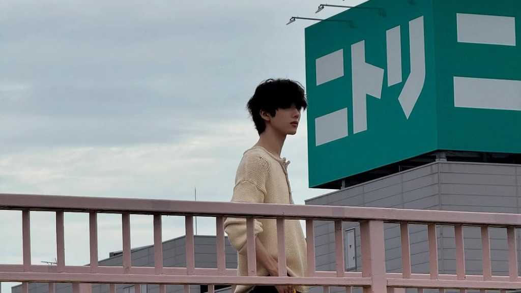 NCT DREAM チソン、ドンキで買い物？ニトリ前で撮った記念ショットが「かっこいい」と話題に