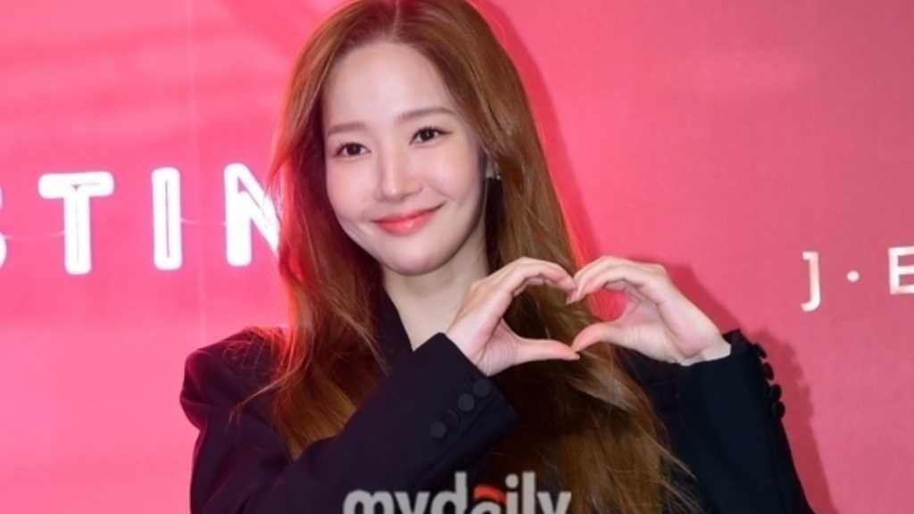 パク・ミニョン、ロングヘアをばっさりカット!ファンからの応援に感謝