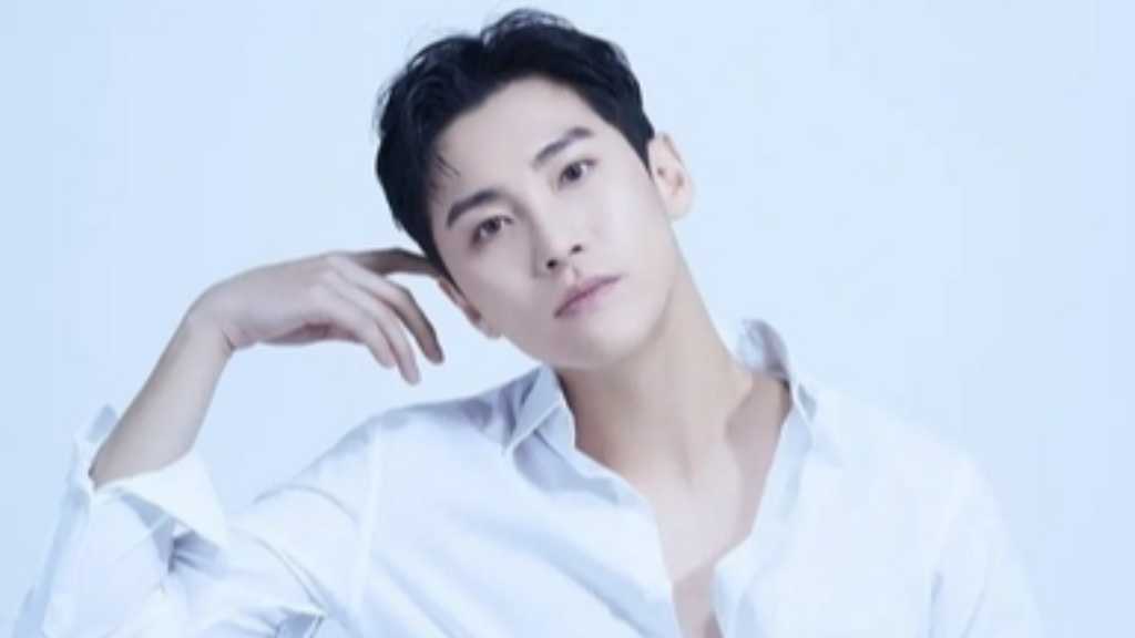 芸能界引退を宣言も…元FTISLAND ソン・スンヒョン、映画「黒い霊」に出演！監督が近況を明かす