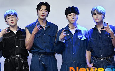 【PHOTO】新人ボーイズグループABLUE、デビューショーケースを開催