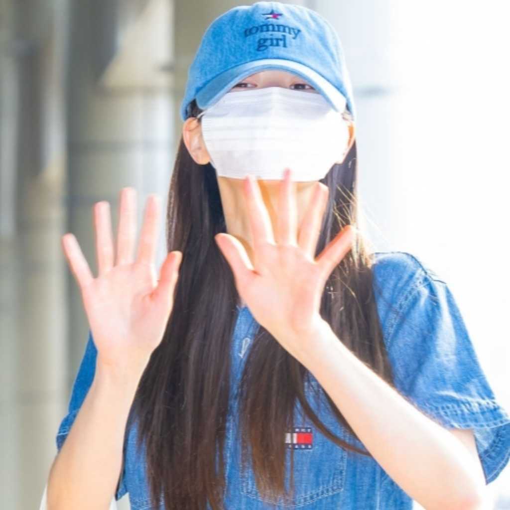 【PHOTO】IVE ウォニョン、スケジュールのため日本へ出国