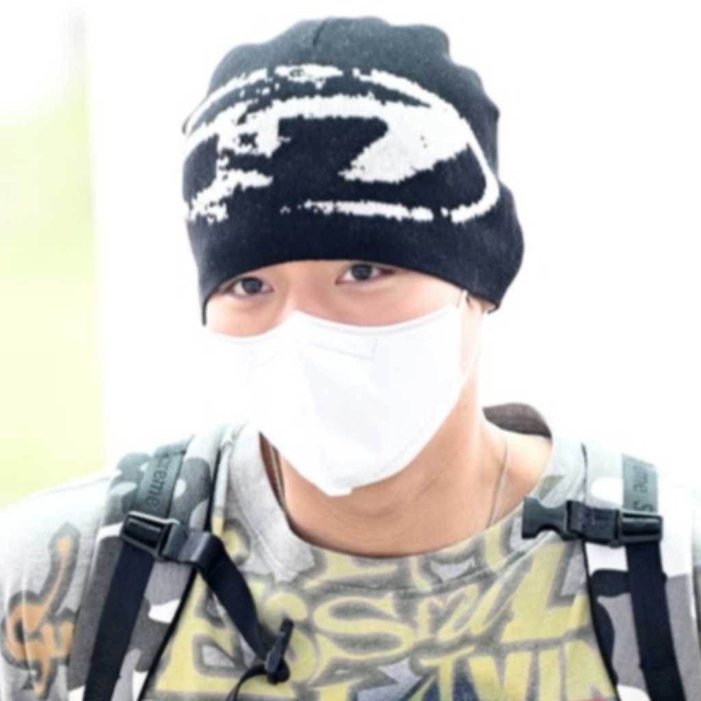【PHOTO】Wanna One出身パク・ジフン、ファンコンサートのためシンガポールへ出国（動画あり）