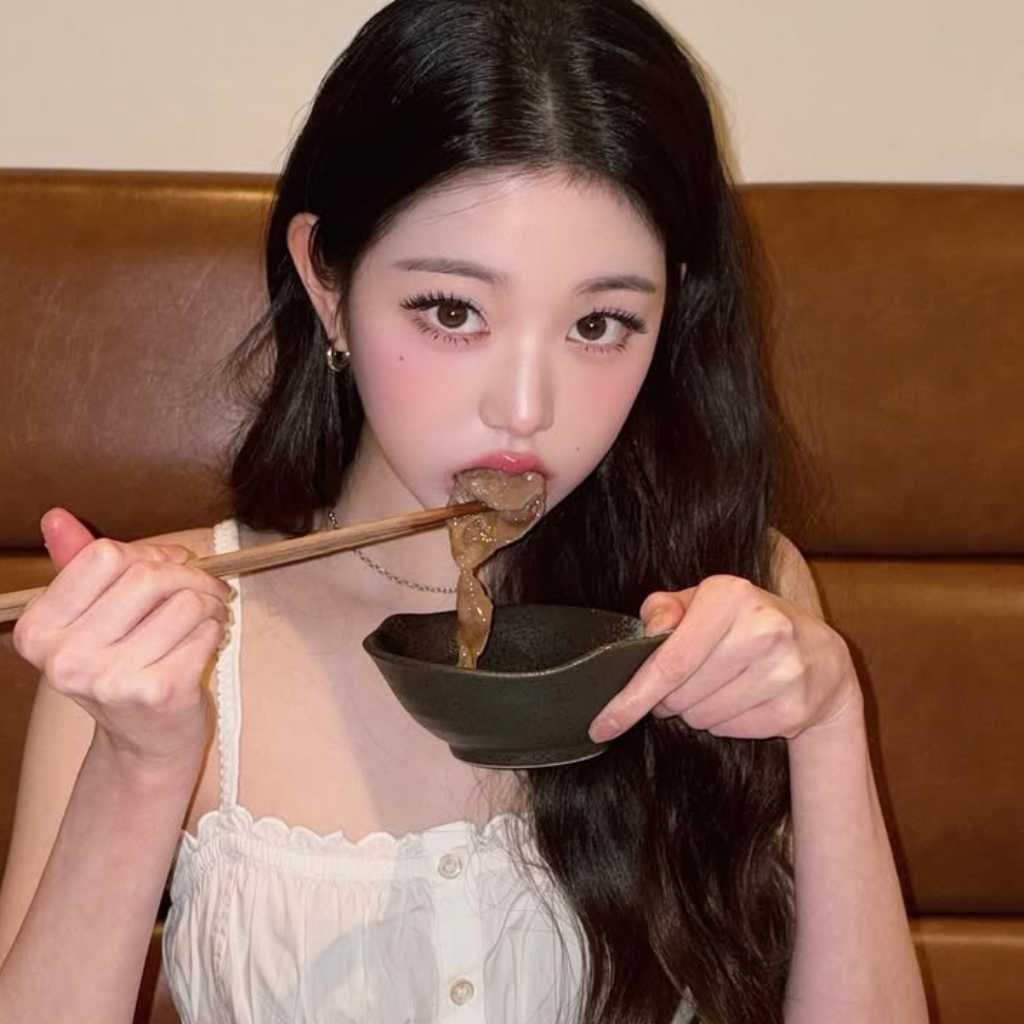IVE ウォニョン、焼き肉を食べる姿を公開！気さくな日常ショットが話題に