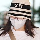 【PHOTO】TWICE サナ＆モモ＆ミナ、個人スケジュールのため日本へ…空港を全力疾走？