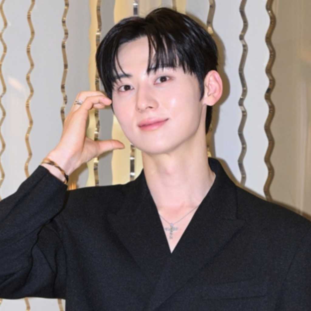 【PHOTO】ファン・ミンヒョン＆MEOVV エラ＆キム・ヒエ、ジュエリーブランド「GRAFF」のイベントに出席