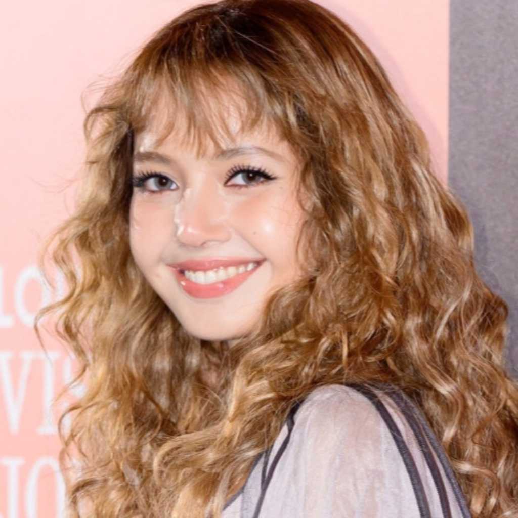 BLACKPINK リサ、ジス＆ロゼに続き…10周年記念イベントに関する議論うけ謝罪「心が痛かった」