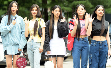 【PHOTO】NewJeans、IZ*ONE出身チェ・イェナ、STAYCら「ミュージックバンク」収録のため放送局へ