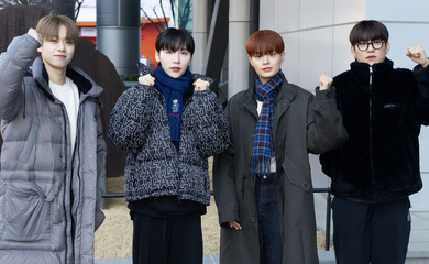 【PHOTO】AB6IX、ラジオ出演のため放送局へ…多彩なポーズを披露