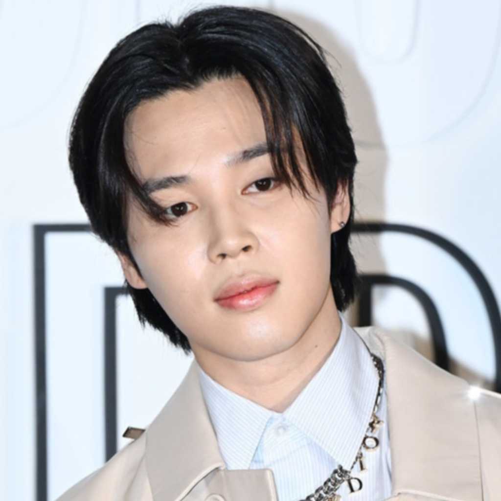 BTS ジミン、親子3人で初の高額寄付者クラブの会員に…父・弟とともに温かい善行