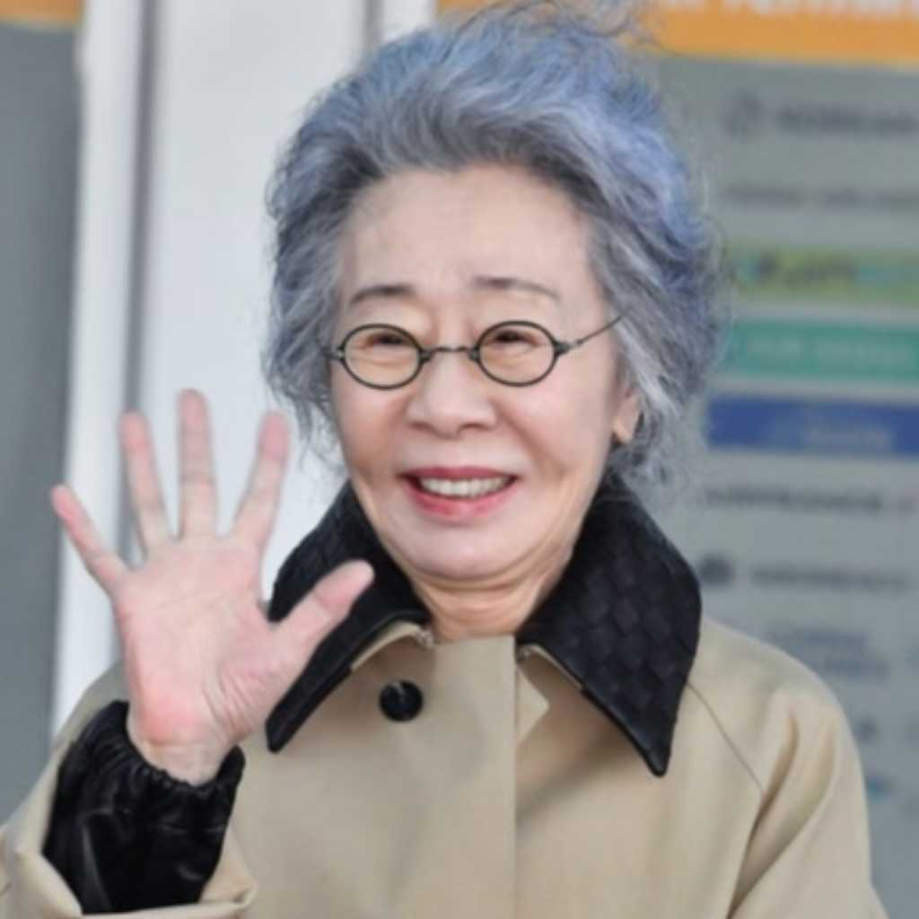 【PHOTO】ユン・ヨジョン、海外スケジュールのため出国(動画あり)