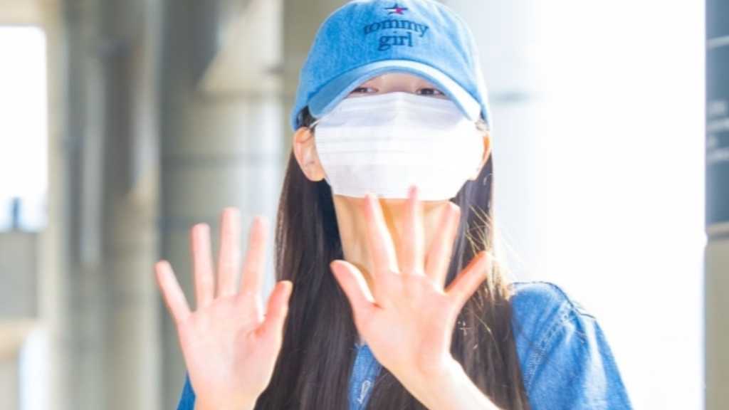 【PHOTO】IVE ウォニョン、スケジュールのため日本へ出国